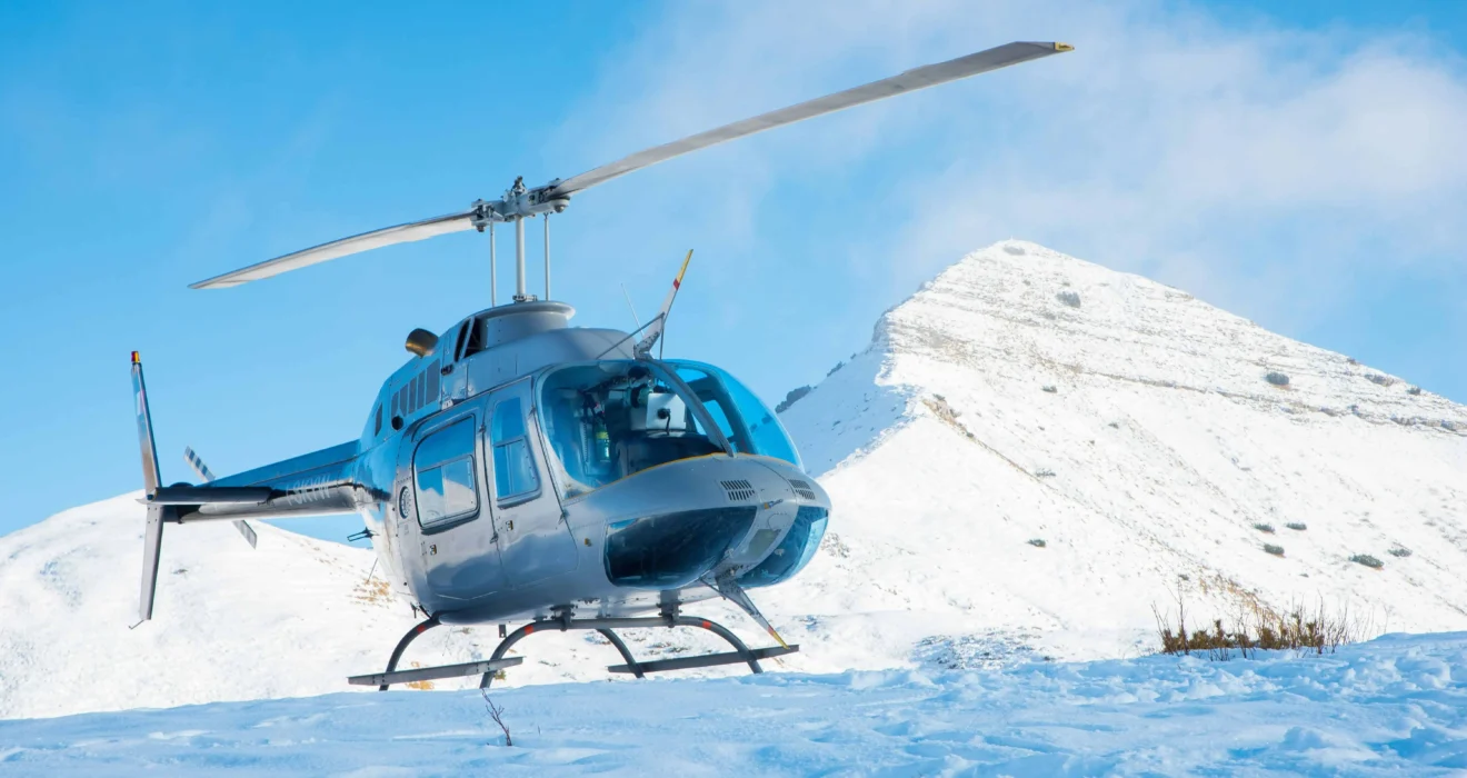 helicopter on everest